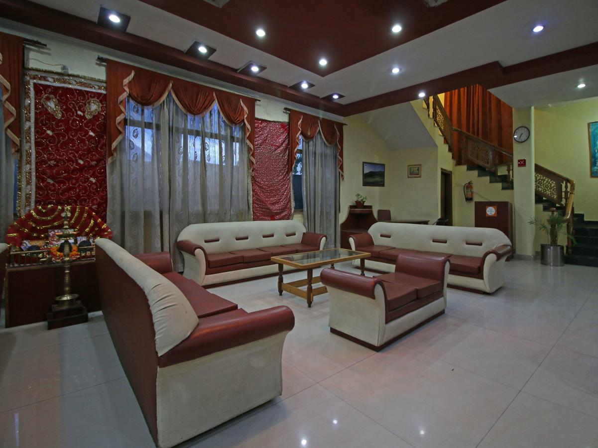 Hotel Oyo 5667 Katra Continental Exterior foto