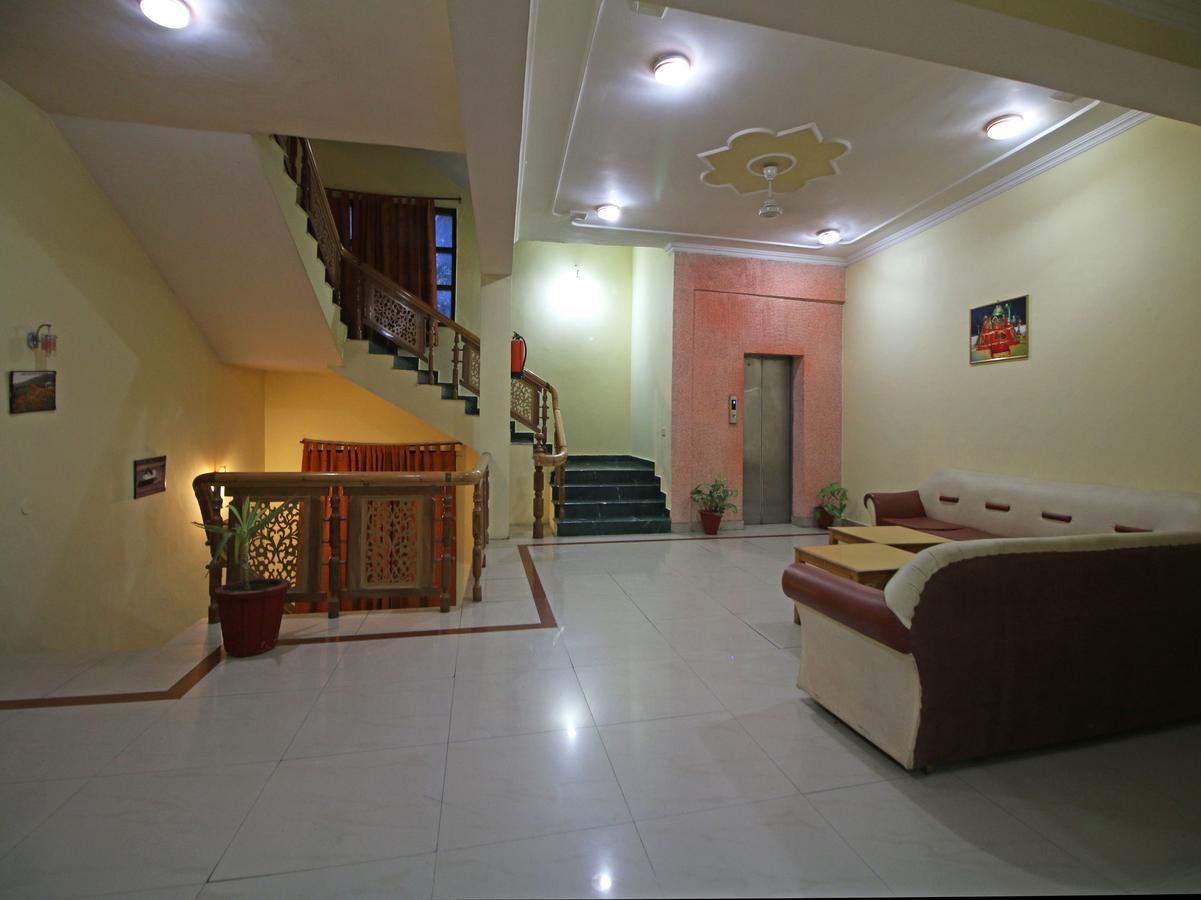 Hotel Oyo 5667 Katra Continental Exterior foto