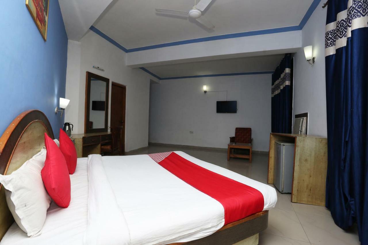 Hotel Oyo 5667 Katra Continental Exterior foto